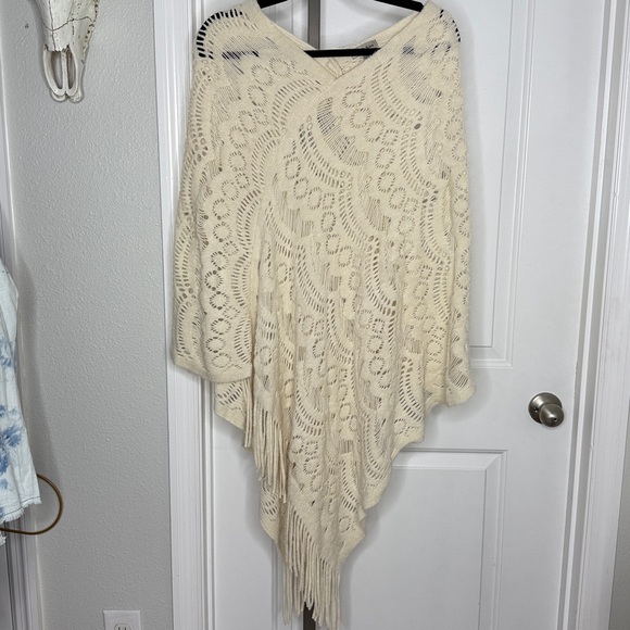 Ana & Katie Anthropologie Poncho NWT - Picture 4 of 5